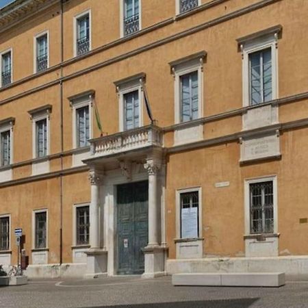 Appartamento Centro Storico Nuovo E Ristrutturato Pesaro Exterior photo